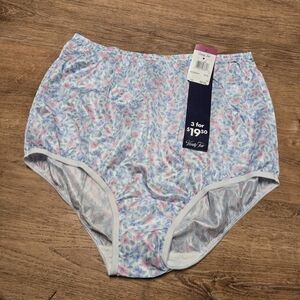 NWT!! Vintage Vanity Fair Silky Pastel Floral Briefs Size 7 Granny Panties